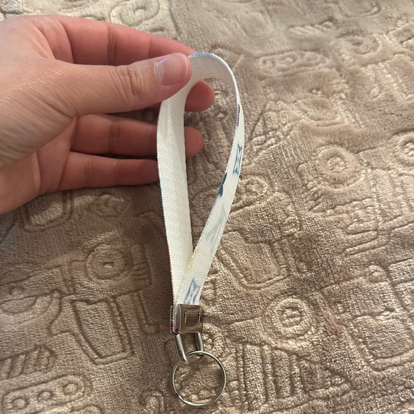 🆕 White and Multicolor Keychain - Picture 3 of 4
